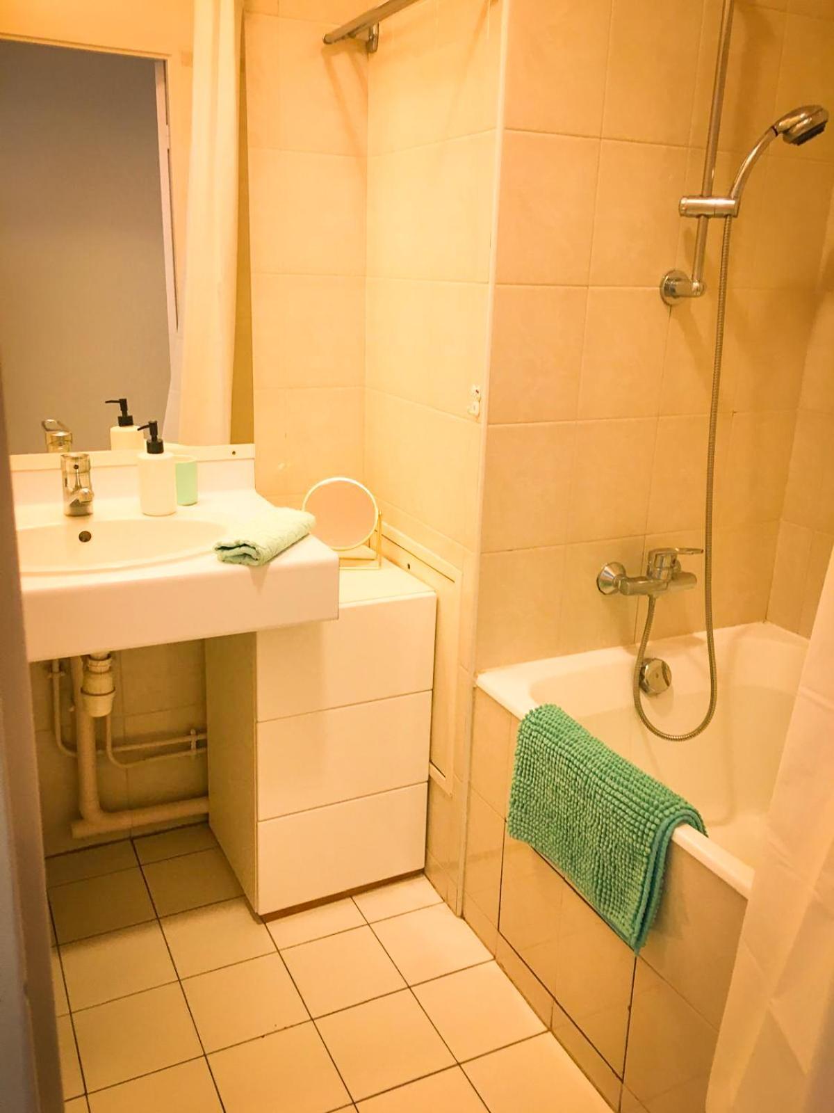 Bed & Breakfast Double With Balcony Parijs